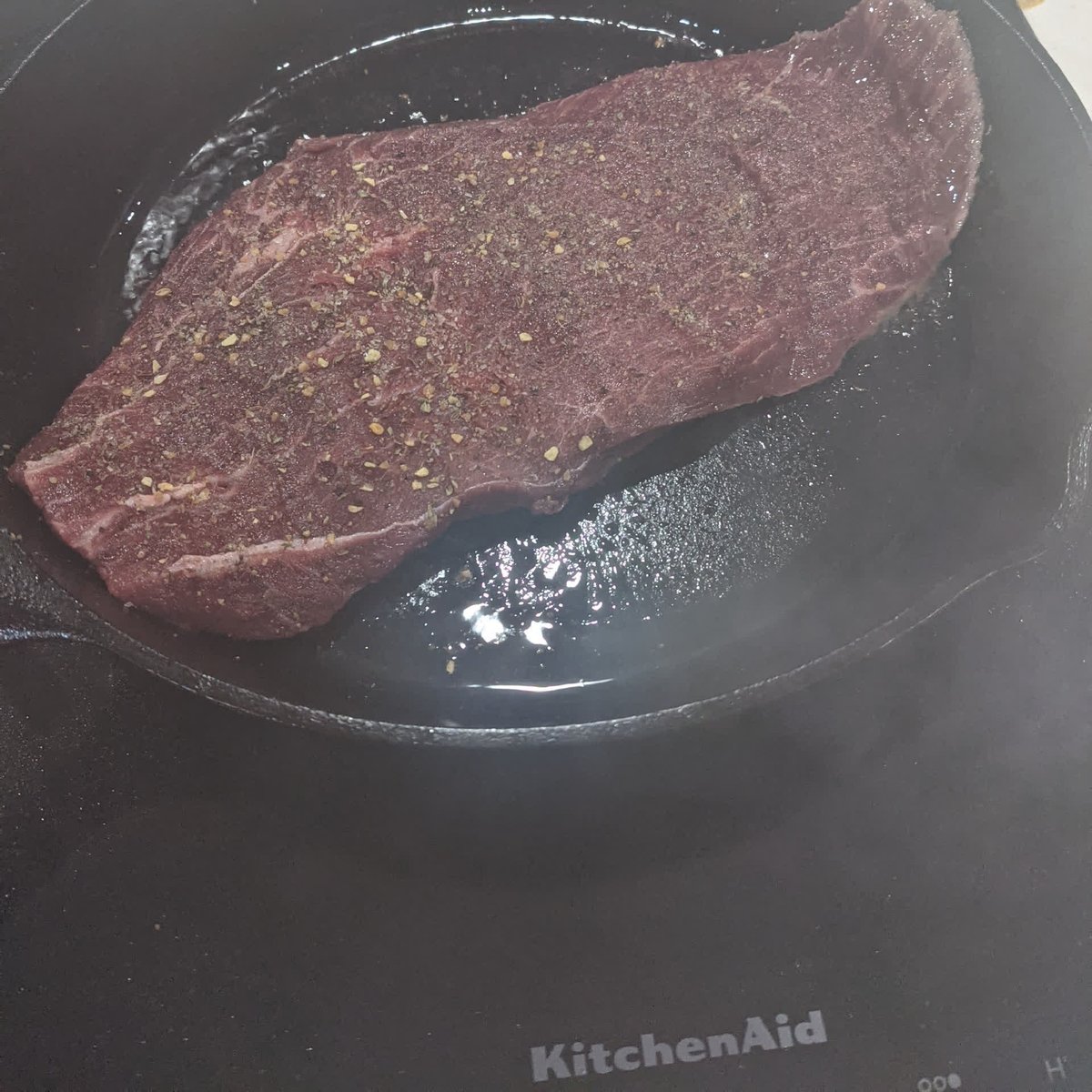 BeerBBQBeards's tweet photo. I got a flat iron steak from @cowboywagyu. It was a lot of fun cooking it since it is the first one I can remember ever cooking. I cooked it in my cast iron skillet on my @KitchenAidUSA stove. It turned out amazing. It always helps when you start out with such high quality beef! https://t.co/GMAijl56RR