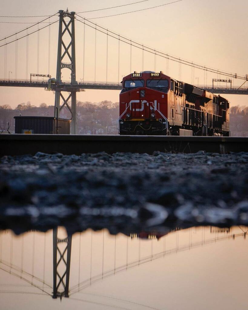 halifaxnoise's tweet photo. From @elportfoliodaniel — “The way we experience the world around us is a direct reflection of the world within us” 
.
.
.
.
#halifax #novascotia #train #reflecion #bridge #photooftheday #canada #canon #sunset #goldenhour #photography https://t.co/ExIZfNkFTE https://t.co/1YBI1QtTRS