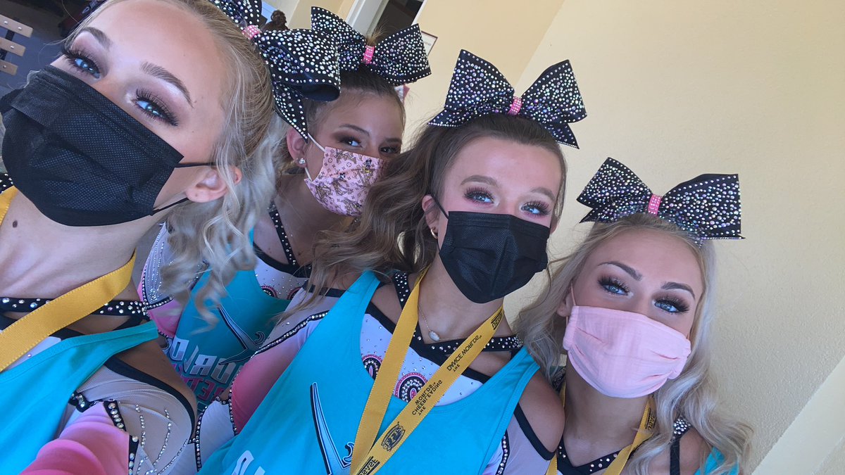 we are ready!! 🌎🌎 #ladylux