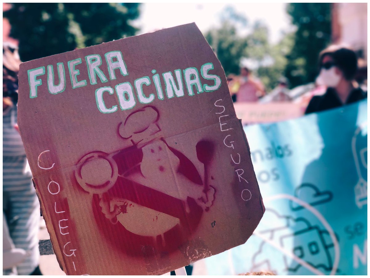 afaunamuno's tweet photo. Muchas gracias a todas las personas, asociaciones y agrupaciones que han acompañado a las familias del #CEIPUnamuno esta mañana en su marcha para pedir un entorno seguro y saludable para nuestra comunidad educativa. #NoCocinasFantasmaUnamuno #NoCocinasFantasmaDelicias @4chimeneas https://t.co/rVXNuCaQRt