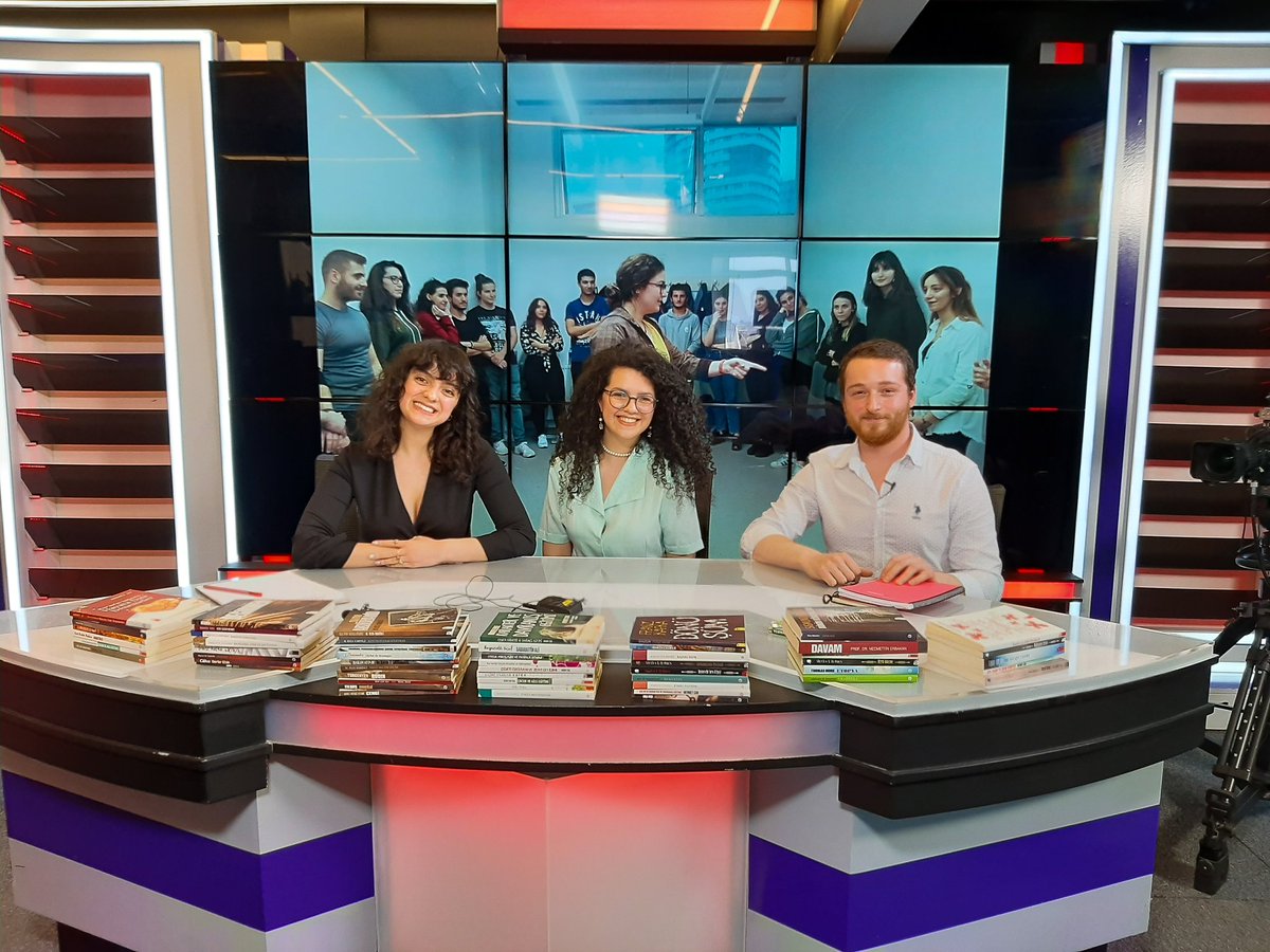 Üniversite Tv'ye bizi ağırladıkları için teşekkür ederiz! Sunucumuz Yağmur hanım ile drama ve üniversitede sanat hakkında çok keyifli sohbet gerçekleştirdik. Profilimizdeki linkten yayına ulaşabilirsiniz. <a href="/tv_universite/">ÜniversiteTv</a>