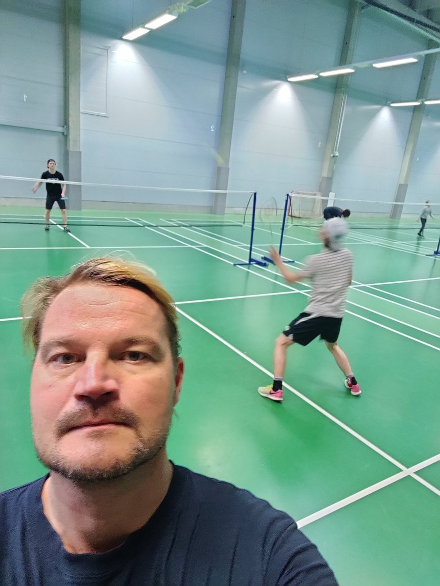Kiva oli pelata poikien kanssa vaan vielä maksavat oppirahoja #sulkis #dadanddons