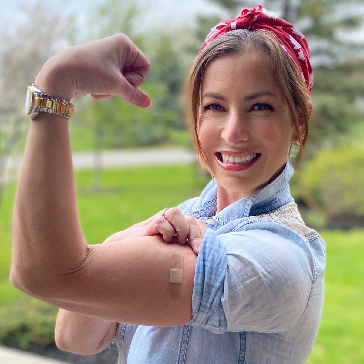 One down, one to go!! #ThankYou @nilikm & volunteers! #Ottawa #Ontario #Canada #AstraZeneca #CommunityImmunity #COVID
#Jabapalooza #RosieTheRiveter
#WeCanDoIt #Vaccine #Vaccinated
#GenXZeneca #HappyMothersDay @VaxHuntersCan #VHCvaxxie #VDay
@alrlalr @JRickChampagne