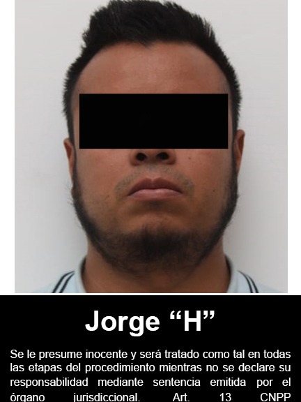FGRMexico's tweet photo. La #FGR a través de la #SCRPPA, en la @FGR_Zacs obtiene vinculación a proceso en contra de Jorge “H”, Everardo “C”, Juan “O” y Jesús “C”, por probable tráfico de 42 indocumentados en su modalidad de transporte.
Más información: ➡️ https://t.co/tgVGSti737 https://t.co/8oop0qOA3M