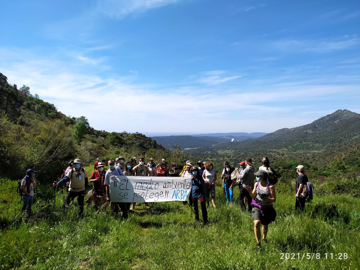 arribalasramas's tweet photo. Marcha en #RobledodeChavela para reivindicar la recuperación de los #caminospúblicos de la Comunidad de #Madrid 🚶‍♀️🌳
#Ubuntu #ArribaLasRamas
@CuidalaOeste @ARBAlavieja @EeAmadrid @EeAComMadrid https://t.co/CBcb5nbPhb