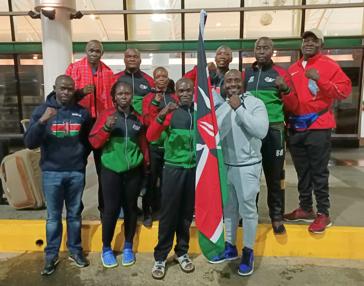 KenyaBoxing's tweet photo. ASSIGNMENT RUSSIA 🥊
BFK President Anthony "Jamal" Otieno handing over Kenyan Flag 🇰🇪 to team captain Nick Okoth as they depart for Khabarousk, Russia for the International Boxing tournament (Konstantin Korotkov memorial) 2021.
#AIBAcompetition #TeamKenya https://t.co/w5BnaHyeQs