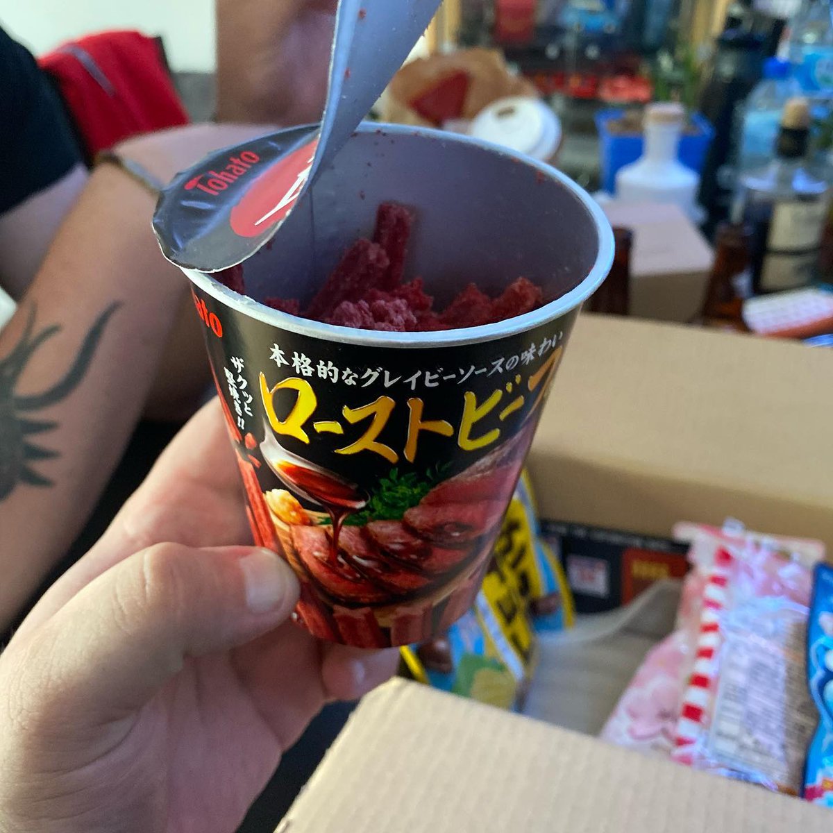 Geek_Gen_France's tweet photo. Cette après-midi c’était dégustation @CandysanShop  avec des trucs délicieux et d’autres beaucoup moins 🤣 @Mokochan_n est toute heureuse avec son œuf Mario 😜 #candysanbox #candysan #japanfood coucou @IciJapon https://t.co/iF5QMccj6F