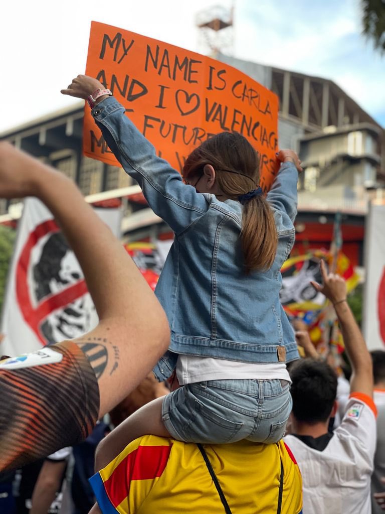 mjosecatala's tweet photo. La afición ha hablado alto y claro. 🦇
#Amunt #YoVoyVCF https://t.co/WrXHvLKe7W