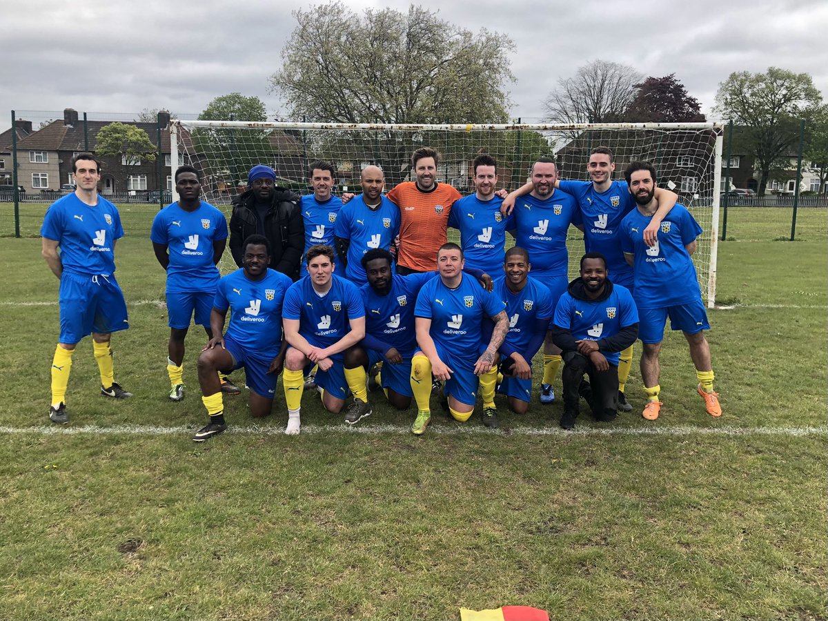 CowleyFC's tweet image. This is what league winners look like.... 

@EssexAllianceFL
Last day of the season drama as we needed @UniteyFc to drop points and then we had to beat the unbeaten @DagenhamUTD_FC to win the cup league. 

 Proud of the squad. 🏆