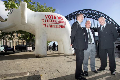 cockneycampaign's tweet photo. @terrychristian @RuthvenPhilip 2004: #Tories including the Cummings *convinced* 79.8% #Hartlepool to vote against devolution (Lab plan.) BrexiTories poured £ into 'North East Says No' & also set up cos to stop all regional assemblies esp after Wales+Scot. Look for Mortimer in #NESNO
+note Cummings farm on EU💶 https://t.co/21Qi601wJK