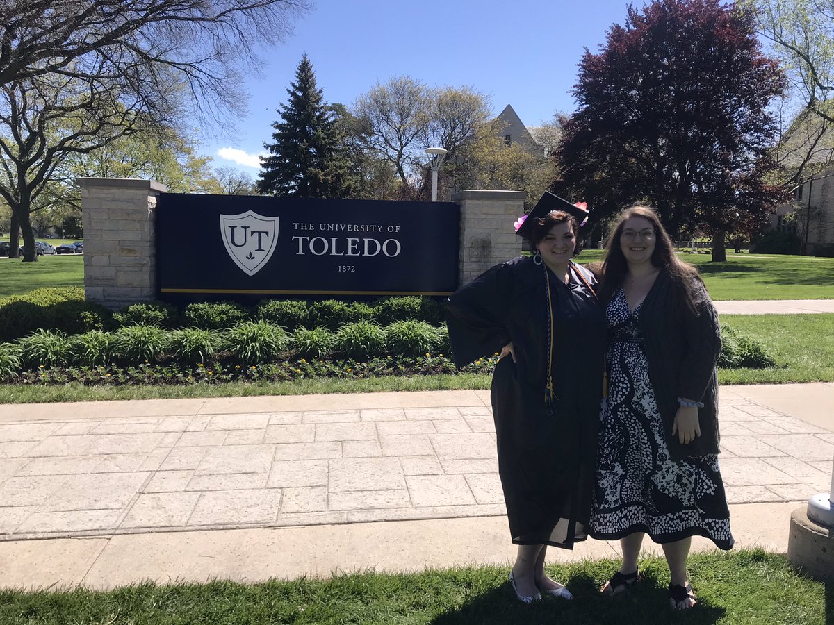 HaleyGerlica's tweet photo. Love you Hanna! We are so proud of you! 👩🏼‍🎓 #utoledo21 https://t.co/3ymr6xkxAm