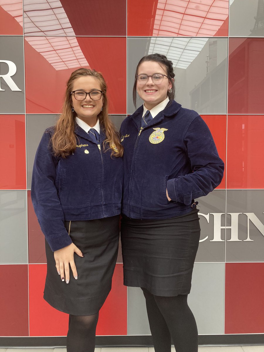 cantonffa's tweet image. 💙💛 DISTRICT CHAMP!!! 💛💙

🐝🐝Jessica Stephens placed 1st in the Mineola District Sr Prepared Public Speaking Contest - Natural Resources Division where her speech titled “Bees in the Air” draws on her experiences as a beekeeper!