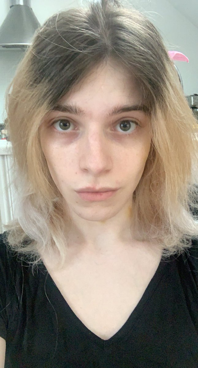 I’m alive. I think? 
#femboy #cuteboy