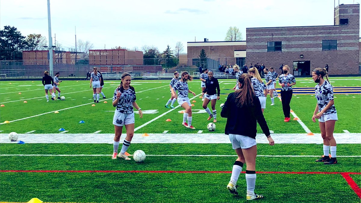 mrlarsonmhs's tweet photo. The varsity girls are getting ready for their Saturday match vs Xavier! #OldAbeProud https://t.co/9xkPI4Cihv