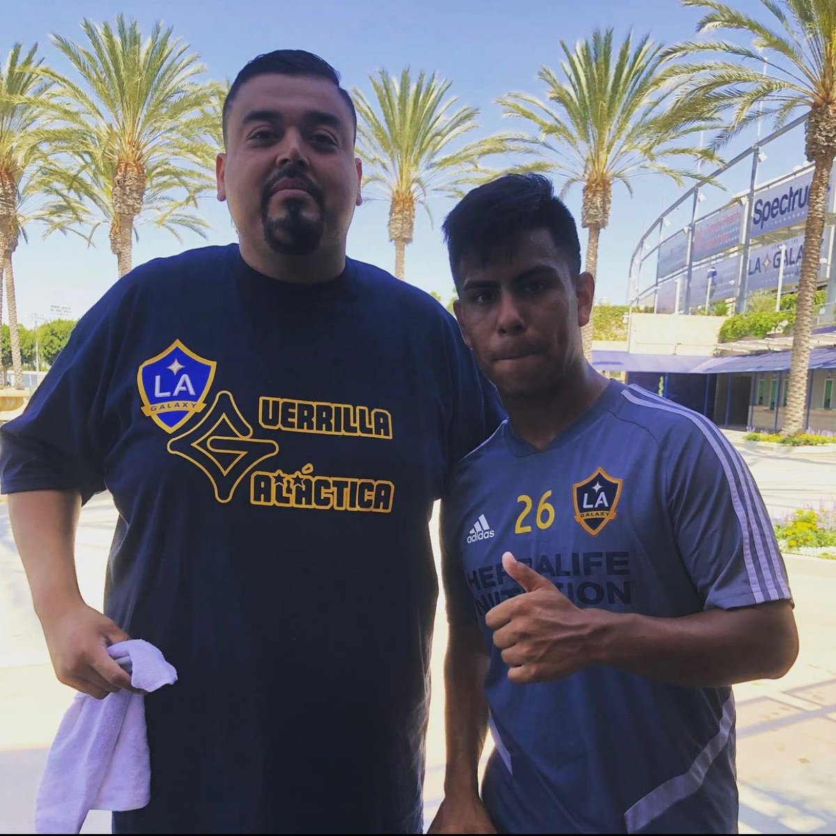 VillasArmy's tweet photo. It’s an #ElTrafico match day in LA today! ⚽️

Who is #LaPorraDeMexico rooting for: @LAGalaxy or @LAFC? 👀 https://t.co/h9ddAub84M