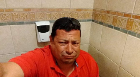 SimpsonsTabasco's tweet photo. Hola @IHOPMxOficial solo para informarles que una de las tazas de baño de la sucursal de Altabrisa en Villahermosa Tabasco no sirve, favor de enviar a alguien a descargar mis heces fecales para que ningún cliente se lleve una amarga sorpresa, gracias. https://t.co/gHaZZnpVsb