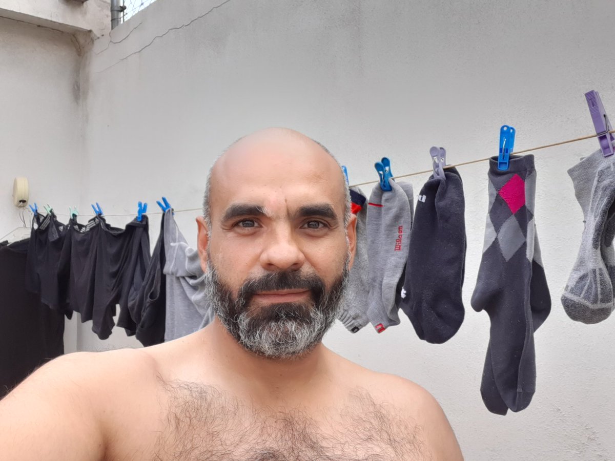 jorgeblancod's tweet photo. Hoy nos tocó lavar.
#lavadora #tendedero #colgar #ropa #clotes #calcetines #boxers #lavado #lavar #tender #whirlpool #sábado #ropanegra #ropaobscura #patio #elpatiodemicasa #sol #calor #Verano https://t.co/gGyAuHDh7w