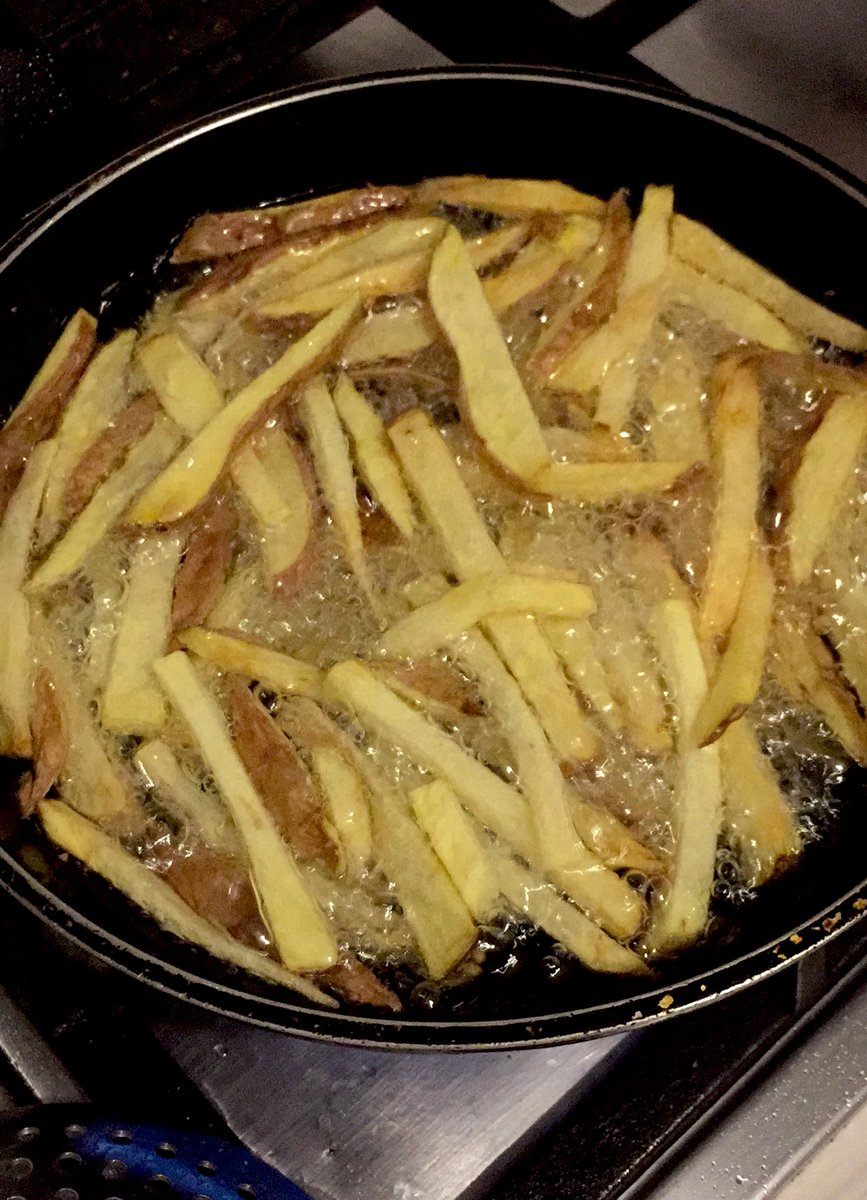 yeahdaniyeah's tweet image. friéndome papitas porque me amo