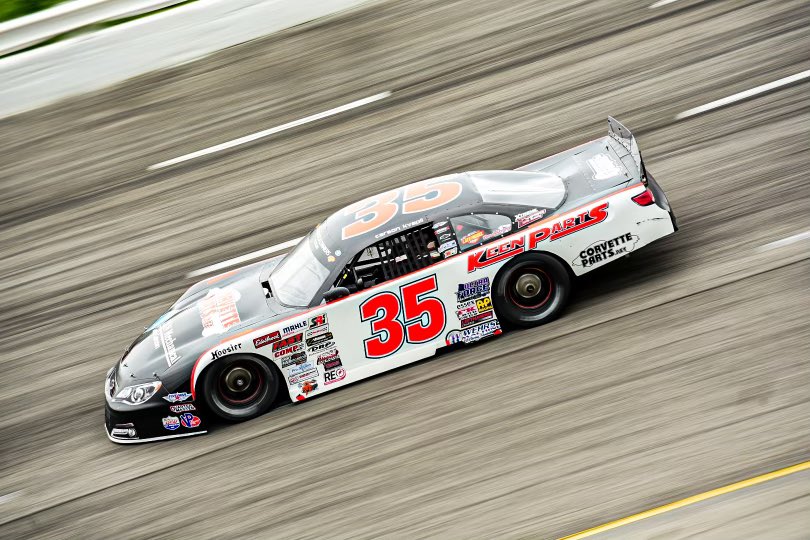 RacingAmerica's tweet photo. Itβs all @Carson_Kvapil so far at the first yellow with 24 complete in the North/South #SLMChallenge. Jack, Craig and Nasse follow.
πΊ - https://t.co/gBNWpUFMhm https://t.co/fl1KH41Gcp
