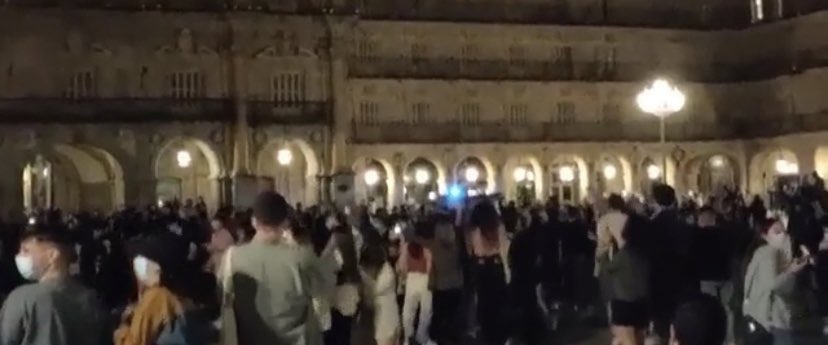 esdecirdiario's tweet photo. Finaliza el estado de alarma y así están Madrid, Barcelona, Sevilla, Salamanca...

Incivismo e irresponsabilidad.

¿De qué vale celebrar “el fin de algo” cuando a su vez significa el comienzo de otra cosa probablemente aún peor?

Para reflexionar.

#FinEstadoDeAlarma #AsíNo https://t.co/674xELstAf
