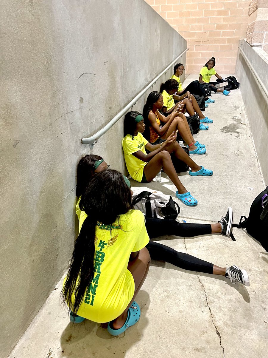 KLEIN FOREST LADY GOLDEN EAGLES TRACK & FIELD tweet media