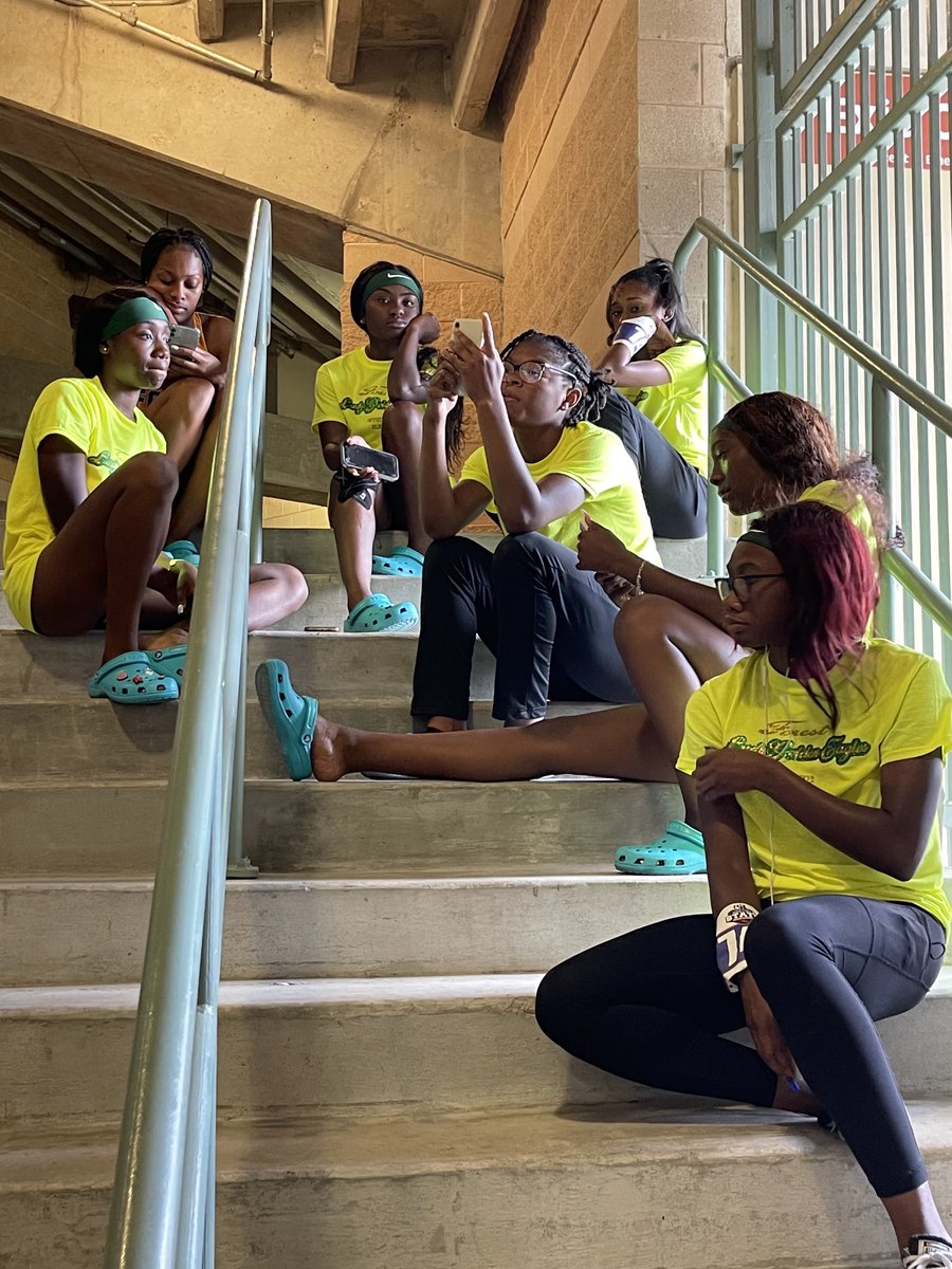 KLEIN FOREST LADY GOLDEN EAGLES TRACK & FIELD tweet media