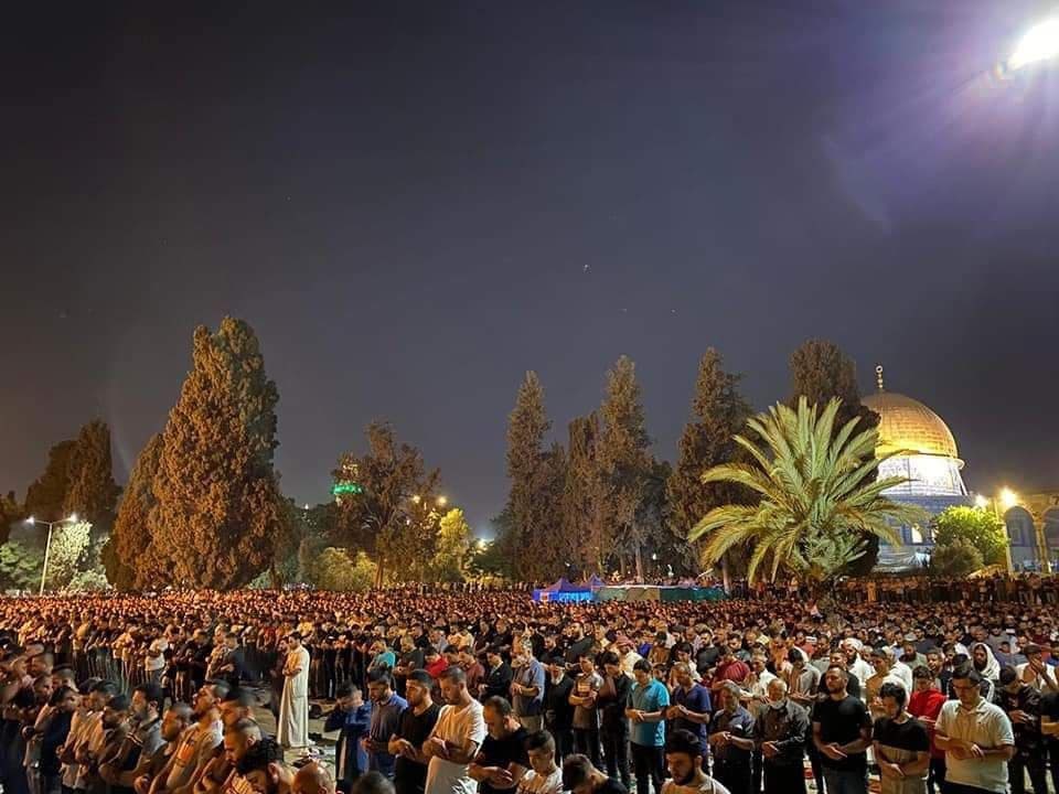 imMAK02's tweet image. 90,000+ worshippers gathered at Masjid Al Aqsa on the occasion of #LaylatulQadr .

#Palestine #Jerusalem #FreePalestine