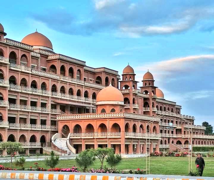 ImraniYusra's tweet photo. University of Peshawar  ♥️♥️♥️
#Peshawar https://t.co/CVKSBiPAW0