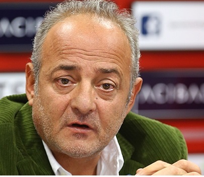 4.5 sezonda kulübü 2 kere küme düşüren, kulübü çakallara akbabalara teslim eden, kasasını boşaltan büyük başkan, ellerine sağlık. Hadi durma kutla bu zafer senin!
#Cavcavistifa