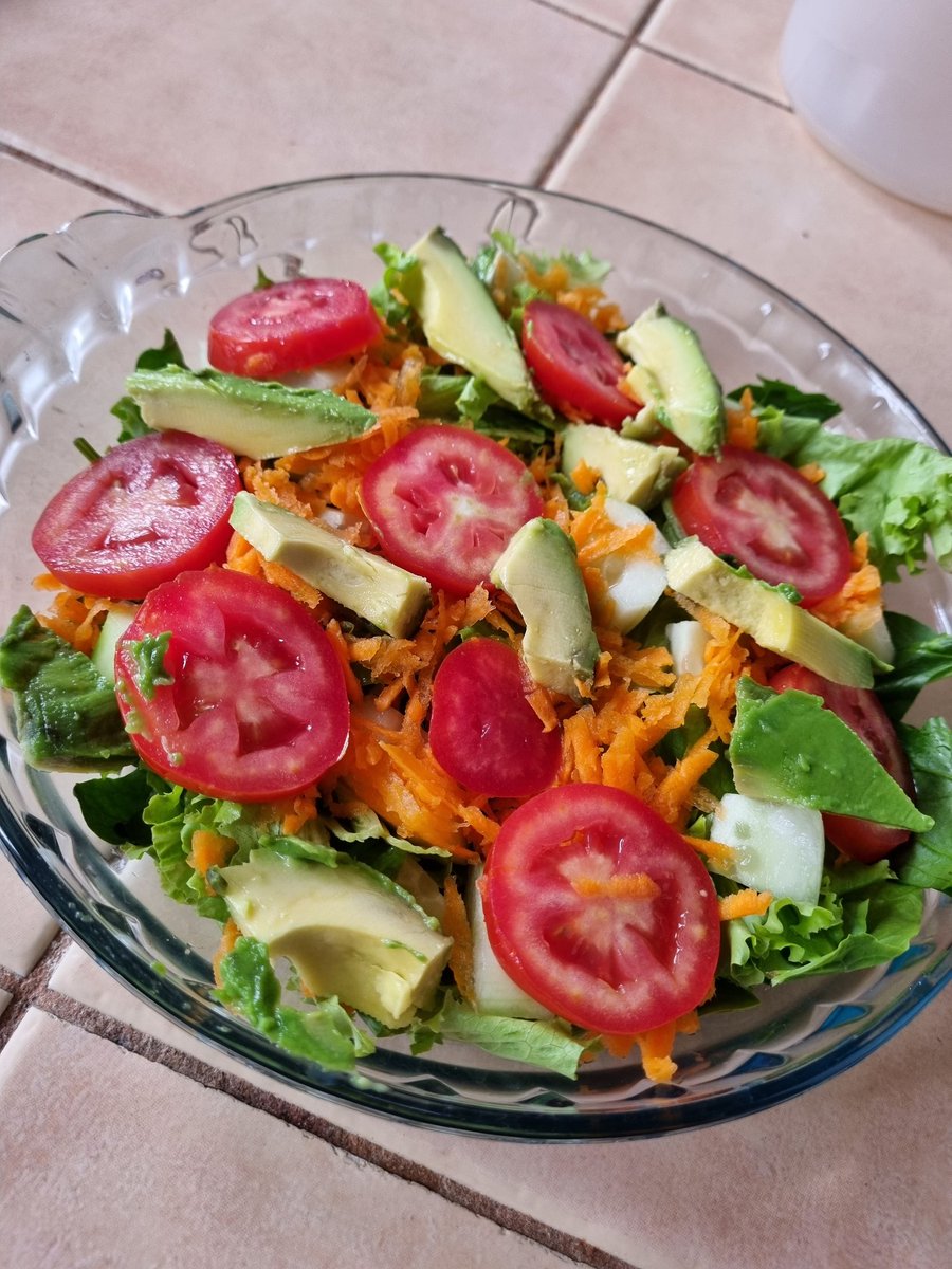 Cynthia134340's tweet photo. Today was a healthy meal day. Tilapia, rice and salad. 😋 Buen provecho!
#VirtualLunchDate
@MamaArmy126 @KeiMagicShop @KookieBae26 @_mahitabel @Btsarmymom_SG @norlinkarim @MyMagicShop97 @TannieFan @neferteedi https://t.co/EBxZBPh9Xs