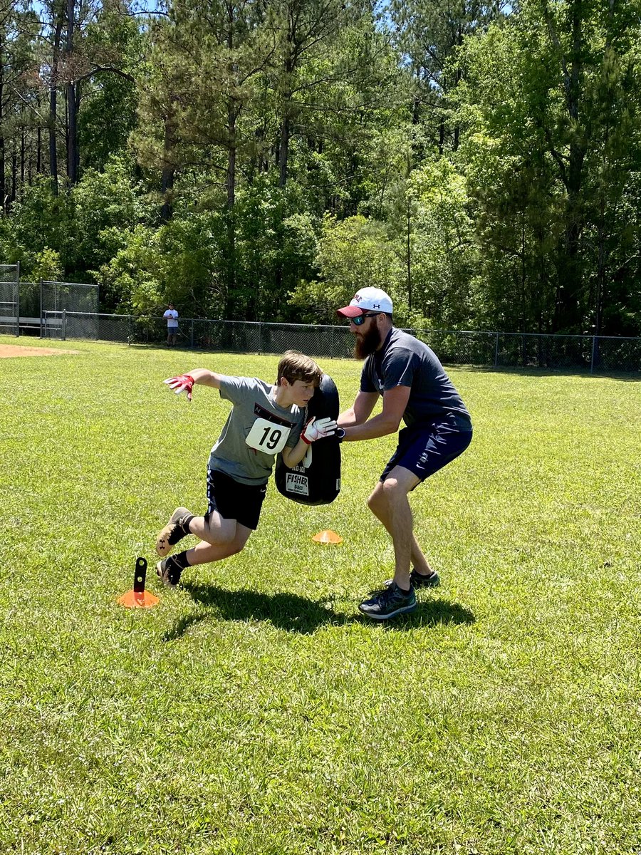 ECWarhawks's tweet photo. Awesome energy and talent on display for the first session! Thank you to everyone who came out today! It is not too late to try out for Warhawk football!! Next session will be Saturday (5/15) @ 12:00pm. Location is Thompson Hill Rec center located just off Highway 17. https://t.co/GWqo4wWObf