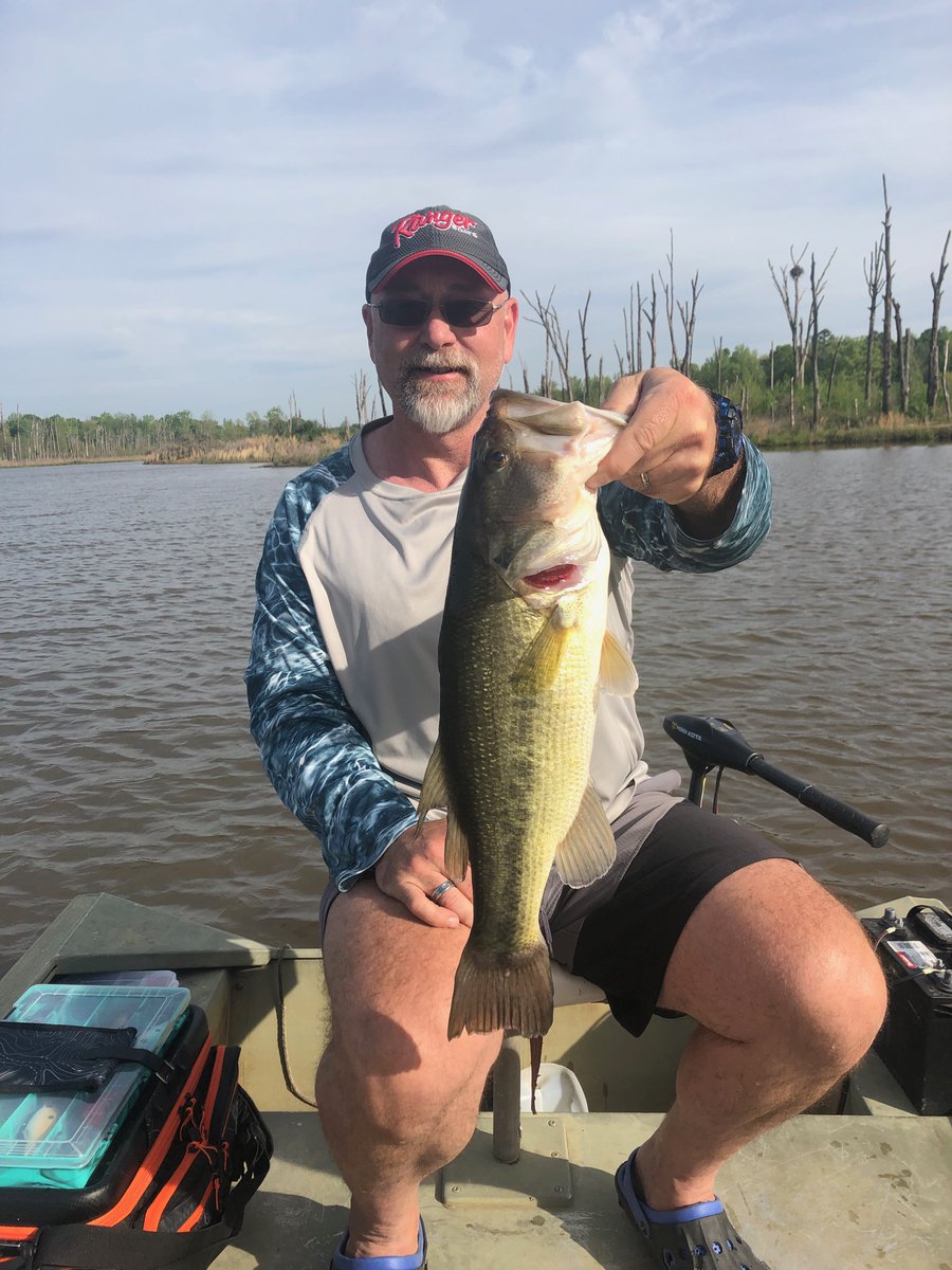 fishing_jones's tweet photo. I'm #bassfishing but catching #crappie too. I love my #Terminatorsudderbait I bought @Walmart. Apparently the Bass and Crappie love it too! https://t.co/YMKPcA16Ed