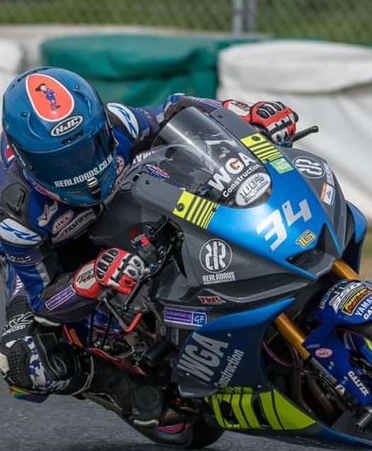 LissyRacing34's tweet photo. Sponsor shout out 😍
#WGAconstruction @RealRoadscouk @GeoffFitchett @rideandrest @1Suspension @helperformance #DRCraceleathers
#EmbraceEnergy @mbfiretraining #Askenfamily @Reacher72 @FWRltd #BSDPerformance @peterhickman60 #PHRperformance @Chain_Sprocket_ #caffecream #club34 https://t.co/H0anjtzHdf