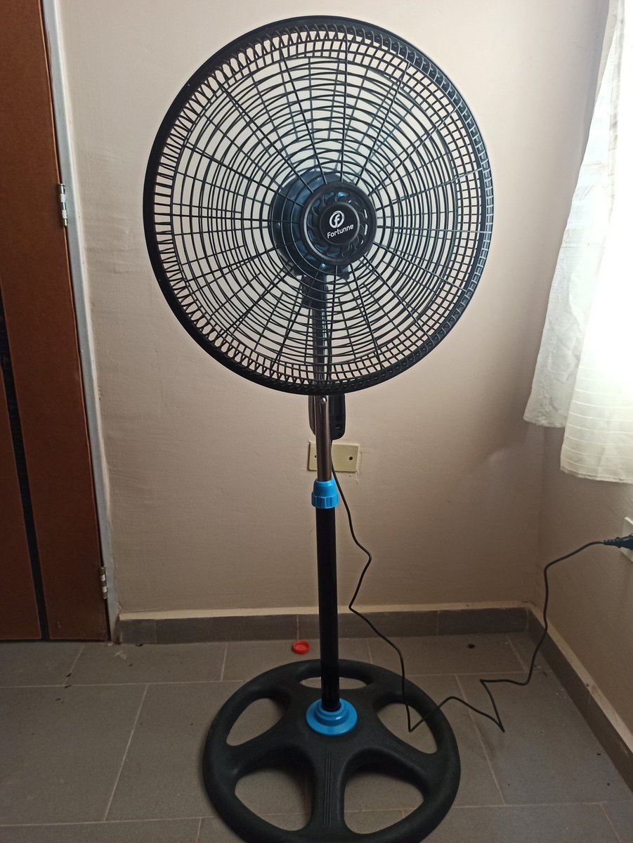 california_pana's tweet photo. #Equipando La Casa me compré un ventilador 😍 ya no pasaré tanto calor en el apartamento https://t.co/gmevy1SGjW