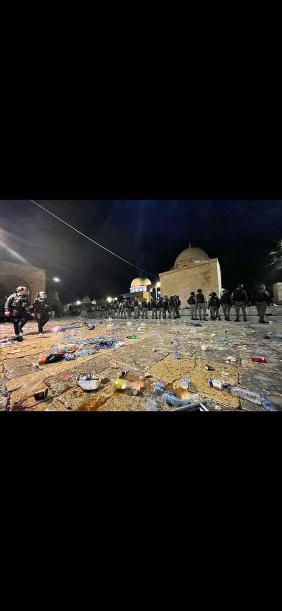 Muhamma52638747's tweet photo. #IsraeliAttackonAlAqsa 
#FreePalestine 
#AlAqsaUnderAttack 
#SheikhJarrah 
😓😓😓😓 https://t.co/fpVaoypEwq