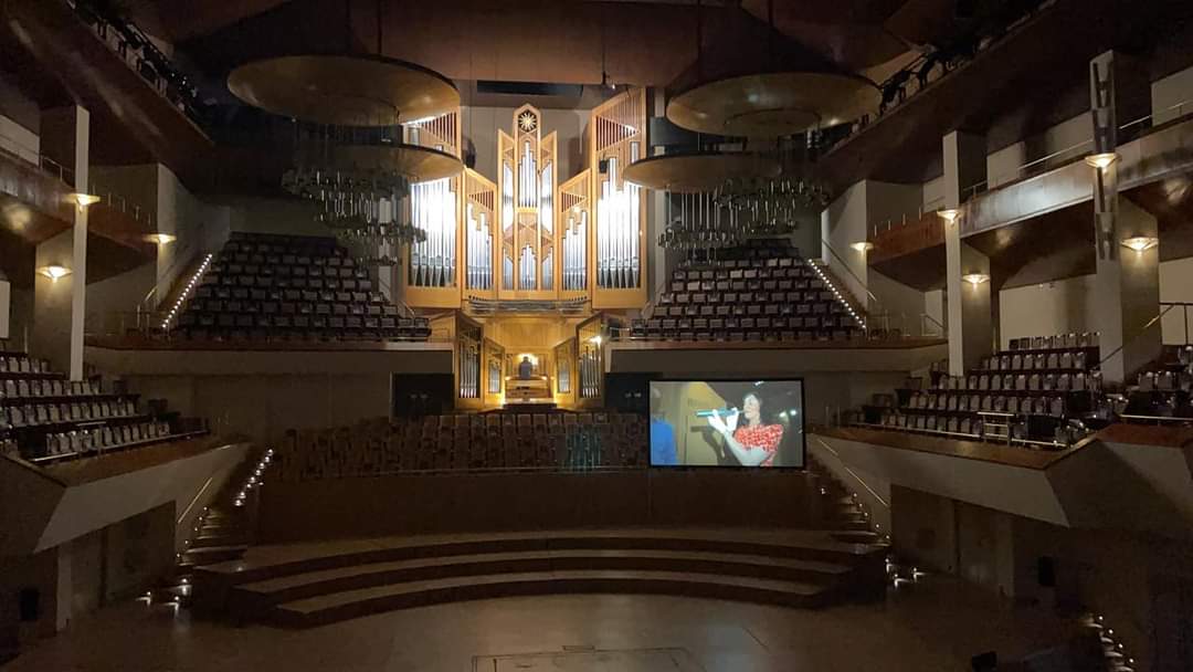 evasandovalRNE's tweet photo. ¡Gran experiencia esta mañana en el #BachVermut descubriendo el órgano #Grenzing del Auditorio Nacional con el increíble virtuoso @PaoloOreni! Gracias @OyarzabalDani por crear este proyecto pionero y @cndm_inaem
por llevarlo a cabo😍 @maidermugica @celialumbreras @CPCcookingideas https://t.co/2pMuaUnTHl