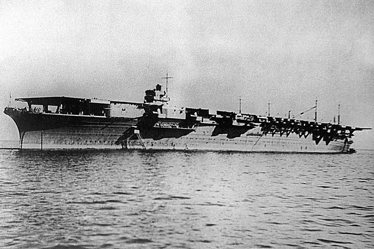 At 11:00 Yorktown's aircraft launch their attack, but only after a twenty minute wait to allow the Devastator torpedo bombers to catch up with the Dauntless dive bombers and ensure a coordinated attack. This allowed Zuikaku the time to slip under the protection of bad weather.