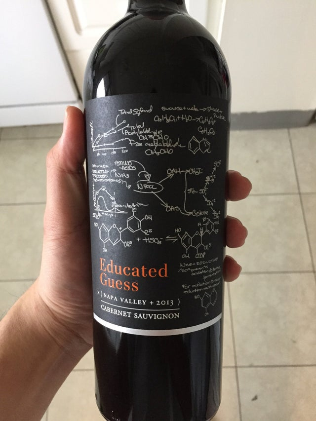 elifhatature's tweet photo. @MeteAtature A bottle of wine that describes the organic chemistry behind its creation #AcademicDrinking https://t.co/QGVX3J78vp