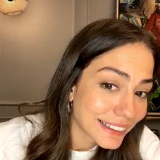 Demet4Ever's tweet photo. I love the cutest dork with the biggest heart! ❤️❤️❤️ #DemetÖzdemir https://t.co/8zXmVWEp9j