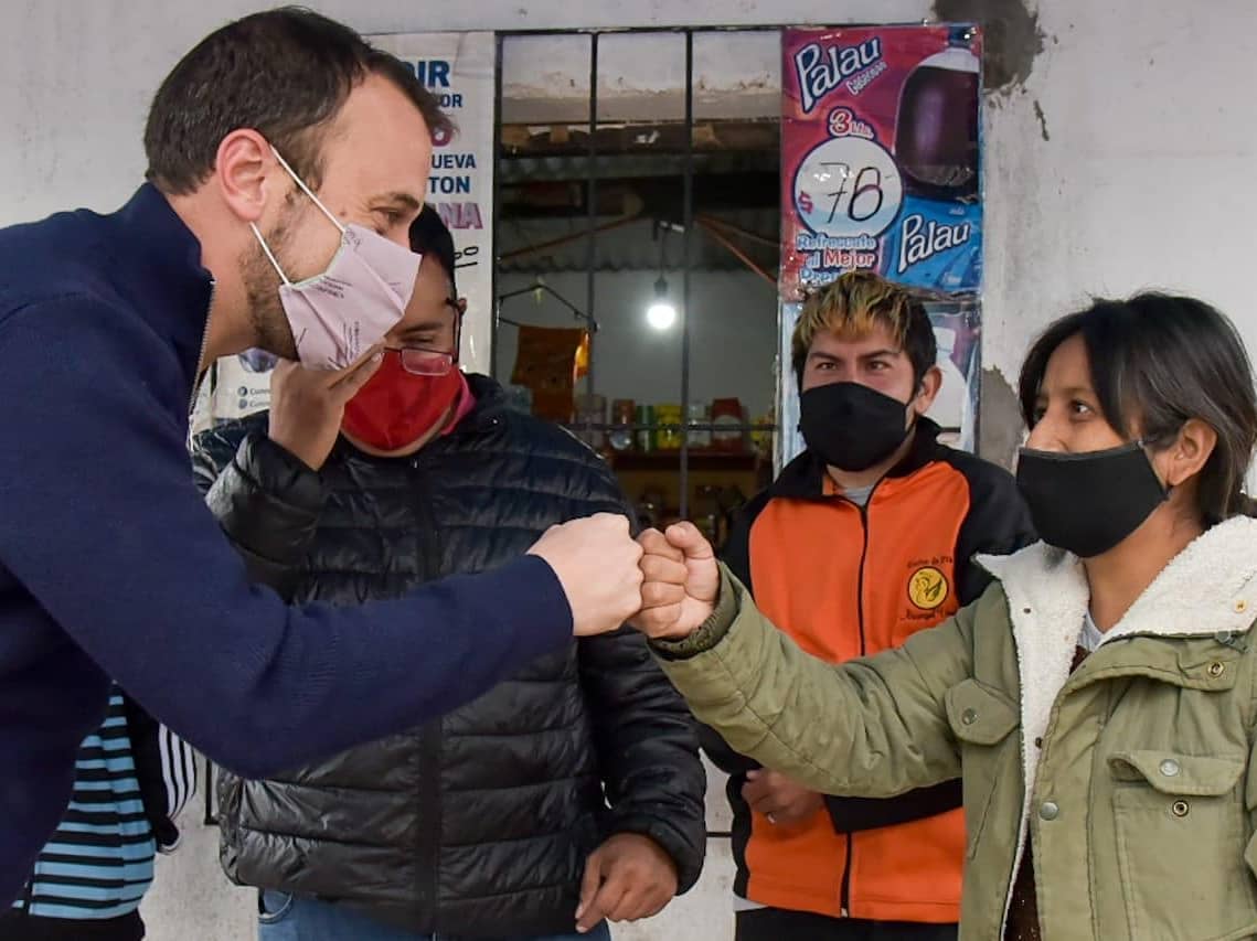 ✅ B.DEMOCRACIA⚽️
Acompañamos a Dario a ver a nuestra vecina comprometida🔹️Elena Gantay,quien fomenta el deporte y dirije un equipo Masculino de jóvenes con Discapacidad y un equipo Femenino.Un acto de amor y compromiso digno de destacar.  
Equipo Social <a href="/DARIOMADILE/">Darío Madile</a>  🤝🏽