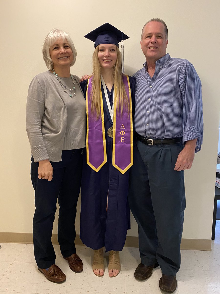 jmcmaster62's tweet photo. @d_mcmaster13 graduating today from RMU with a degree in Actuarial Science https://t.co/oANwowa7cu