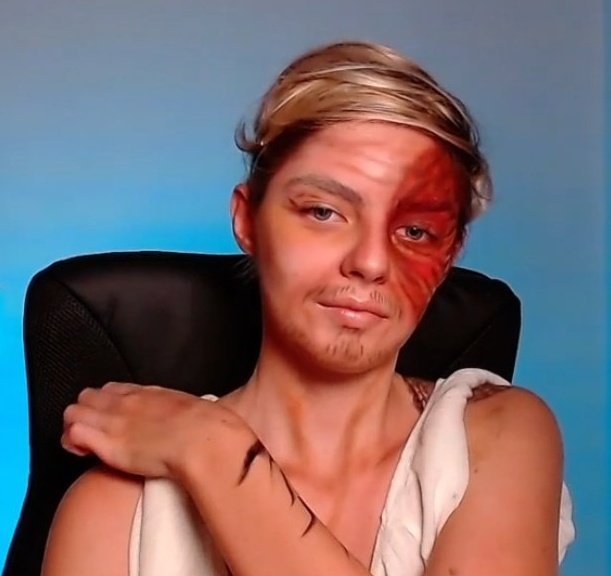 strmerspics's tweet photo. god is a woman and she does cosplay https://t.co/fP2mro085q