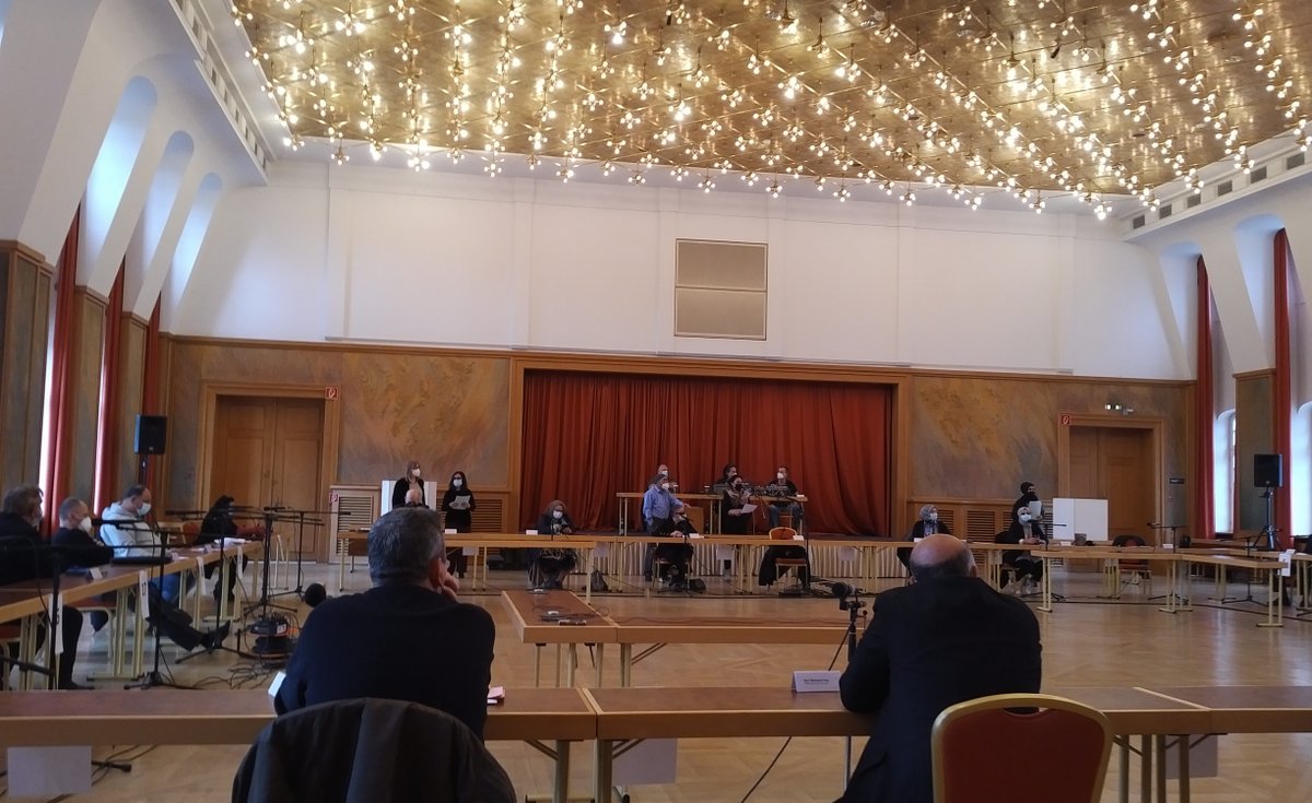 Piraten_OF's tweet photo. Wir gratulieren dem #Ausländerbeirat #Offenbach, der sich konstituiert hat und wünschen ihm viel Erfolg in den nächsten Jahren. Wir und unsere Stadtverordneten und ihre Fraktion  freuen uns auf eine gute Zusammenarbeit! 
https://t.co/oHpoVB5cW8 https://t.co/FCQRp1AiSo