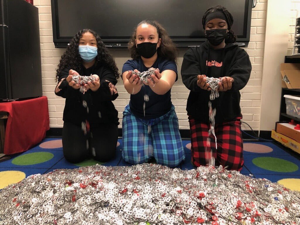 HSSD_Trojans's tweet photo. Our #HSSD Main Street Visual & Performing Arts Magnet School students have gone above and beyond for the #ActsofKindnessChallenge, with school-wide Acts of Kindness Bingo! MVPA Jr. Beta Club designed a Bingo Board full of activities, which classrooms completed for points/prizes. https://t.co/4NCRvachsC