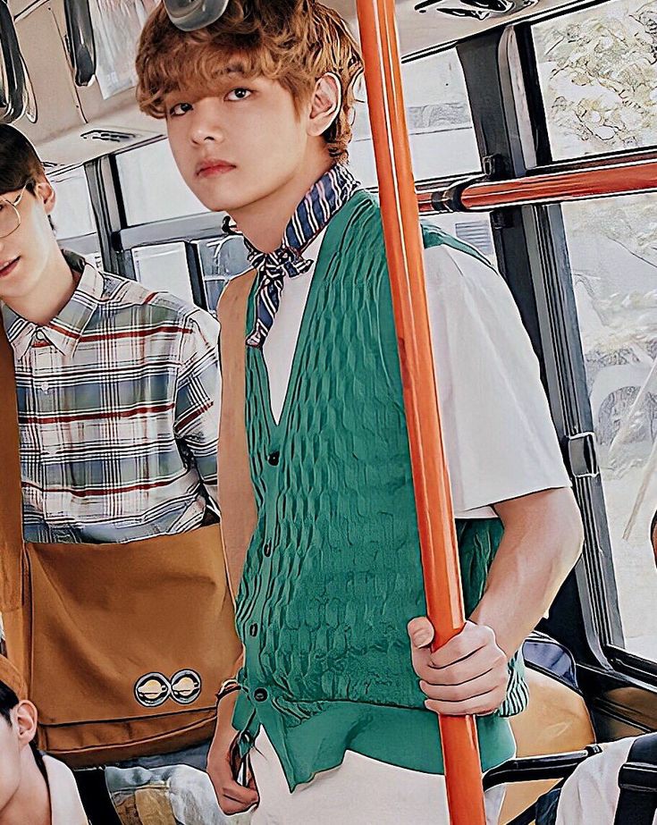 Taehyung wearing a vest ; a much needed thread