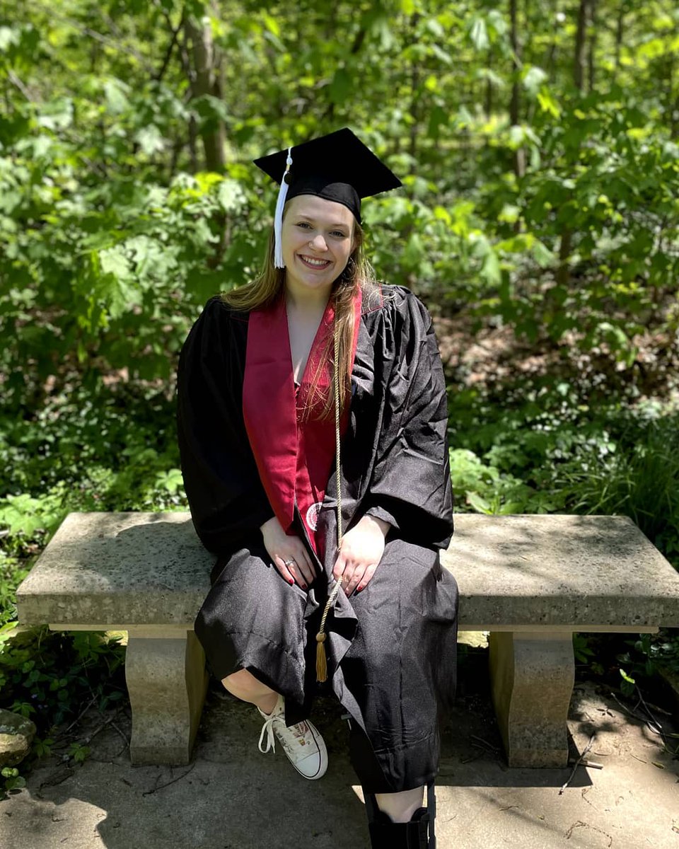 em_jo499's tweet photo. Four years later.... 🎓❤️ I will always be a Hoosier 🔴⚪
Next stop Vanderbilt and a PhD! 🤓 #IUBGrad21 #IUGradCap21 https://t.co/ZSnJPCRm9e