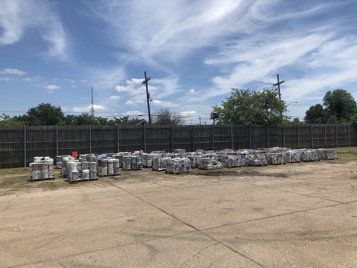 mayorcantrell's tweet photo. Today, the City of New Orleans Department of Sanitation hosted a collection day for household hazardous waste materials.
Thank you to all the residents and businesses for showing up today.
#cleanupnola #nola #sanitation #CleanUp https://t.co/YjDgYli7dd