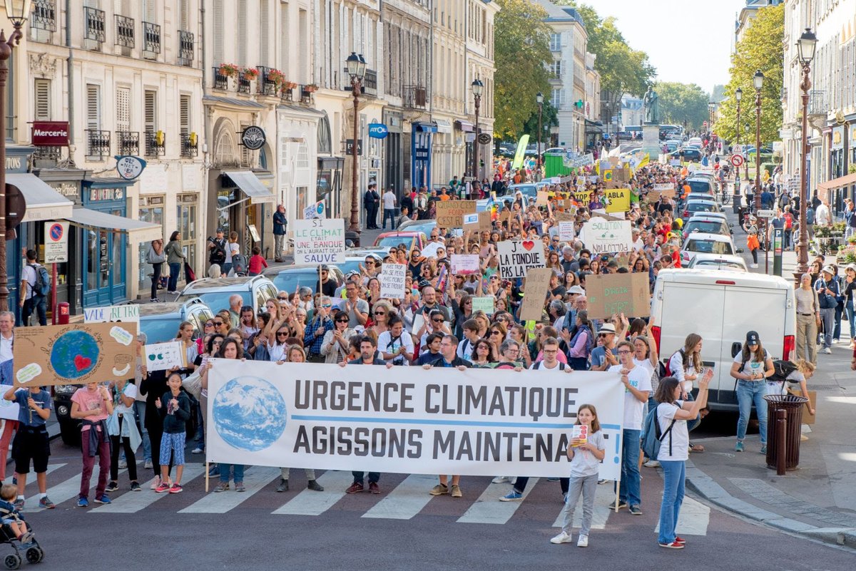 AlternatibaVGP's tweet photo. @hubert_hacquard membre de la @Conv_Citoyenne pour le #Climat sera avec nous pour la Marche #LoiClimat de #Versailles RDV à 11h (Bénévoles 10h15) Place d'Armes devant le Château de Versailles près de la statue. Infos ici 🪧👉https://t.co/2FWK0KIOVN avec @Greenpeace_78 @scarabande https://t.co/Kq8eg6Y7y1