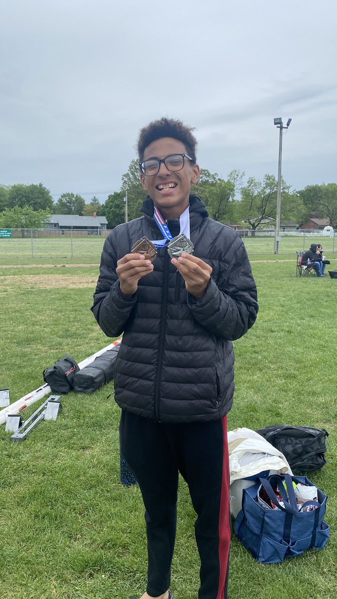 KUthrower's tweet photo. Mikayla Neihaus-1st in High Jump
Drew Twyman-1st in mile
Claire Crouch-1st in Pole Vault
Louis Yohannes-2nd in 100m 3rd-200m (PR)
Jason LaRue-3rd in the Pole Vault
Braden Sherwood-4th in Pole Vault
Kennedy Bowman-4th in 800m
Neihaus,Hart,McBride,Allan-4th in the 4x100m Relay https://t.co/rdFORwkvKe