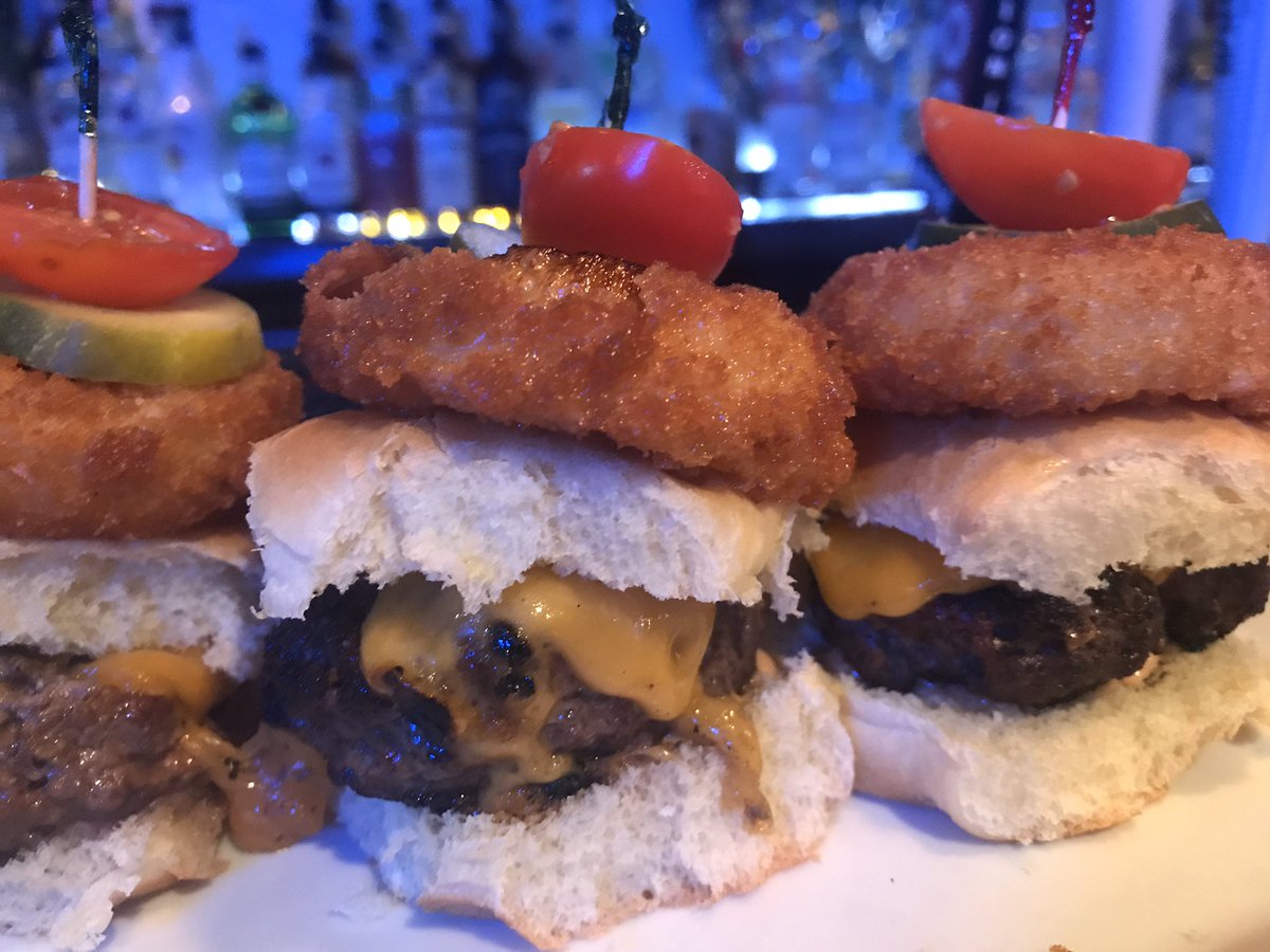 downtownwo's tweet image. The sliders at @OAKBarrelPub look incredible! And taste great too! During our #EagleRock #DowntownThursday on June 3rd you can hop on a #food &amp;amp; history #tour and try them out! Registration  for this special additional experience on June 3 will be available this week! #WestOrange